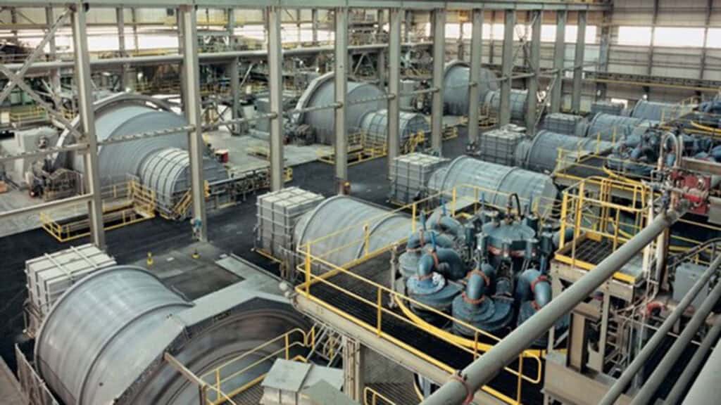 بررسی بزرگترین تجهیزات و مدارهای آسیاکنی در برخی کارخانه‌های فرآوری مس جهان